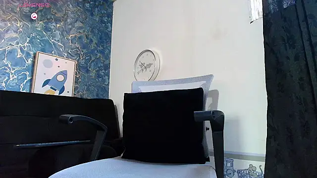 Snapshot of Rhaegal_hot chatting on 06-11-26, 09:46 Rhaegal hot online show from 06-11-26, 09:46