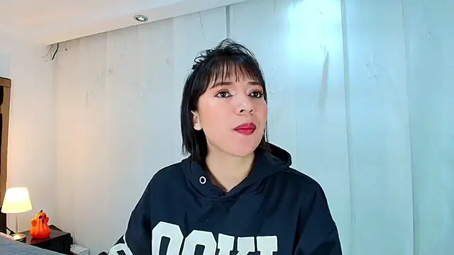 lina bedoya  online show from 10-16-25, 11:33