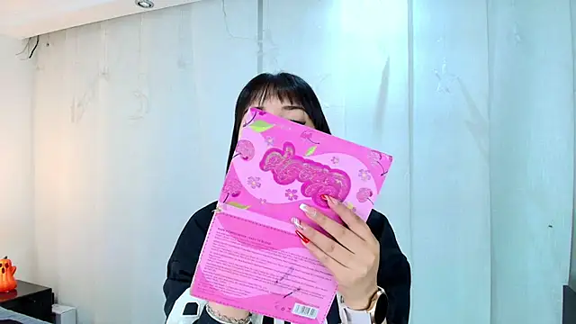 lina bedoya  online show from 10-21-25, 11:33