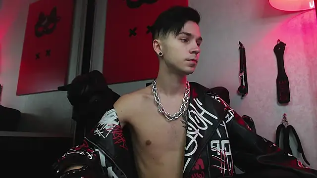 Snapshot of Joseph__Quinn chatting on 01-24-25, 10:53 Joseph Quinn online show from 01-24-25, 10:53