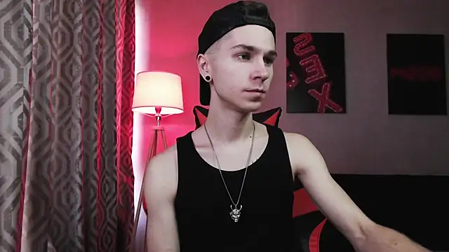 Snapshot of Joseph__Quinn chatting on 11-11-25, 07:08 Joseph Quinn online show from 11-11-25, 07:08