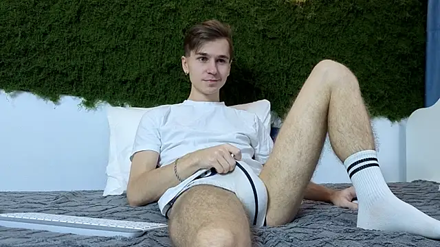 Snapshot of Joseph__Quinn chatting on 11-28-25, 06:38 Joseph Quinn online show from 11-28-25, 06:38