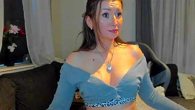 Snapshot of SweetAriana26 chatting on 01-14-26, 02:01 SweetAriana26 online show from 01-14-26, 02:01