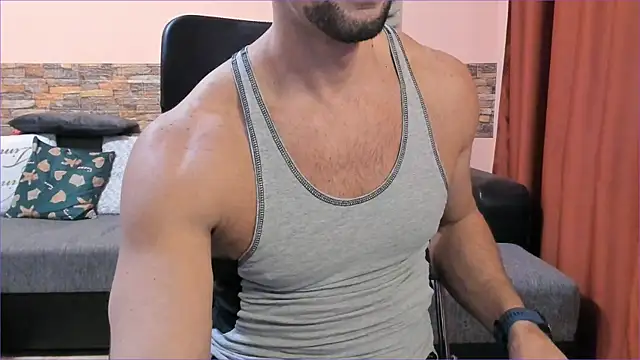 HotHunkTrainer online show from 01-29-25, 03:37