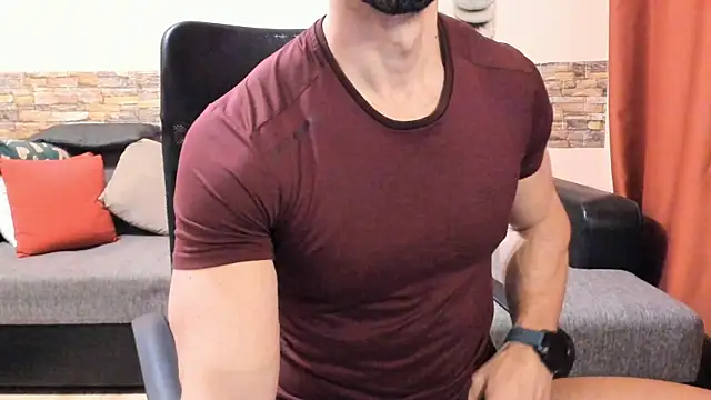 HotHunkTrainer online show from 04-01-26, 08:15