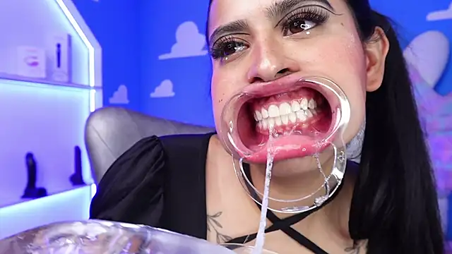 miss romyna online show from 01-28-25, 05:32