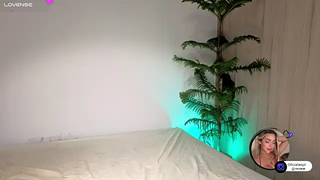 Snapshot of Addison_baker chatting on 11-27-25, 12:02 Addison baker online show from 11-27-25, 12:02