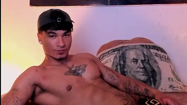 Snapshot of Thomas_Fit1 chatting on 02-09-25, 05:01 Thomas Fit1 online show from 02-09-25, 05:01