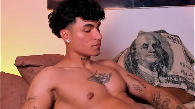 Snapshot of Thomas_Fit1 chatting on 03-09-25, 08:31 Thomas Fit1 online show from 03-09-25, 08:31