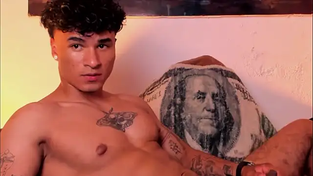 Snapshot of Thomas_Fit1 chatting on 03-11-25, 03:05 Thomas Fit1 online show from 03-11-25, 03:05