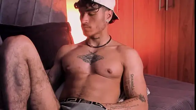 Snapshot of Thomas_Fit1 chatting on 09-20-25, 02:45 Thomas Fit1 online show from 09-20-25, 02:45