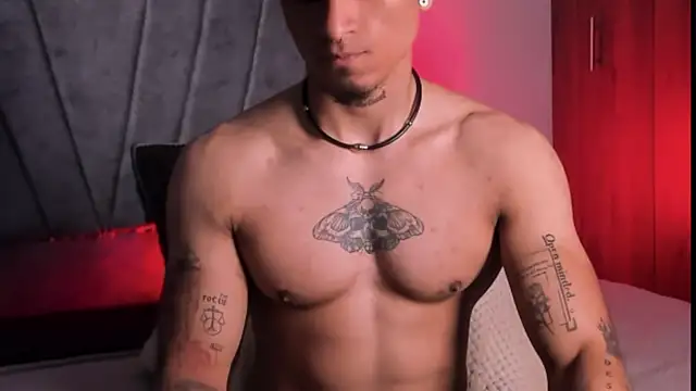 Snapshot of Thomas_Fit1 chatting on 10-04-25, 02:09 Thomas Fit1 online show from 10-04-25, 02:09