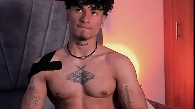 Snapshot of Thomas_Fit1 chatting on 10-07-25, 09:01 Thomas Fit1 online show from 10-07-25, 09:01