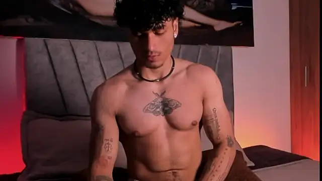 Snapshot of Thomas_Fit1 chatting on 11-07-25, 05:07 Thomas Fit1 online show from 11-07-25, 05:07