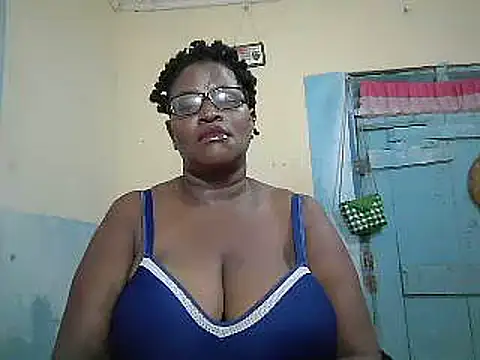 Snapshot of sexy_bigboobss chatting on 05-26-26, 06:31 sexy bigboobss online show from 05-26-26, 06:31