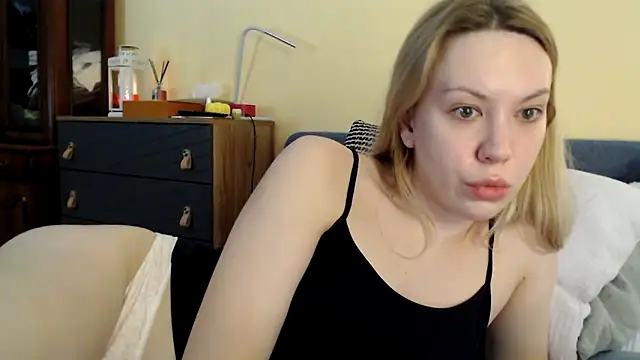 Snapshot of Scarlettford chatting on 12-04-24, 10:13 Scarlettford online show from 12-04-24, 10:13