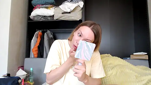 Snapshot of Scarlettford chatting on 09-17-25, 11:01 Scarlettford online show from 09-17-25, 11:01