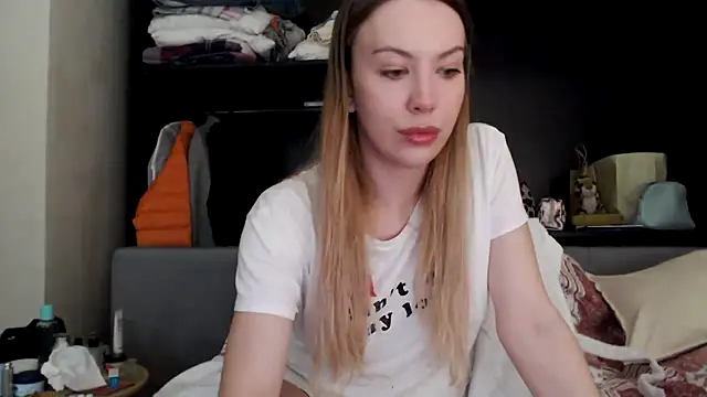 Snapshot of Scarlettford chatting on 09-24-25, 01:25 Scarlettford online show from 09-24-25, 01:25