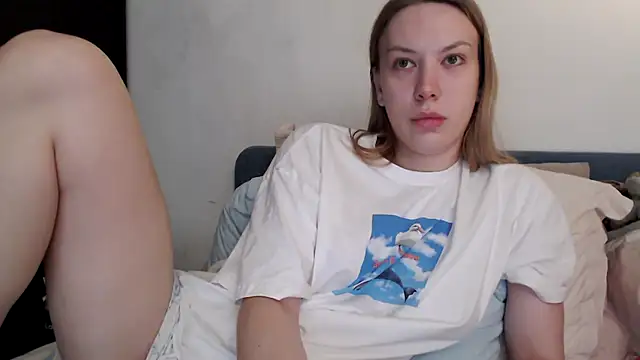 Snapshot of Scarlettford chatting on 10-29-25, 03:03 Scarlettford online show from 10-29-25, 03:03