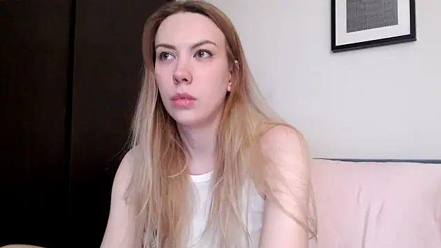 Snapshot of Scarlettford chatting on 11-07-25, 12:49 Scarlettford online show from 11-07-25, 12:49