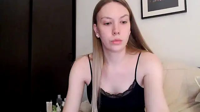 Snapshot of Scarlettford chatting on 11-27-25, 01:35 Scarlettford online show from 11-27-25, 01:35