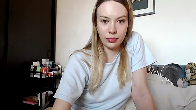 Snapshot of Scarlettford chatting on 02-05-26, 10:20 Scarlettford online show from 02-05-26, 10:20