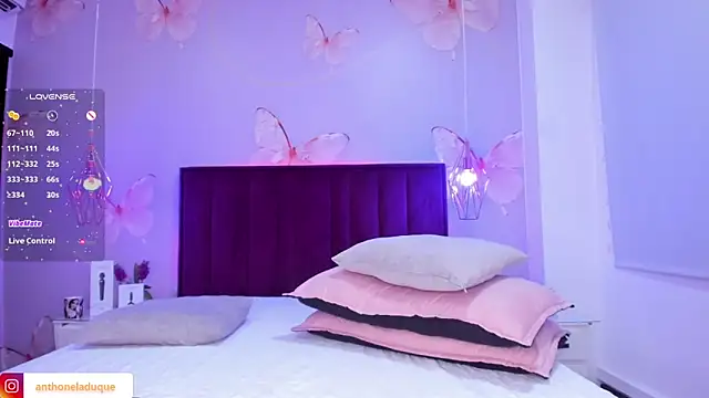 AnthonelaDuque online show from 03-10-25, 02:59