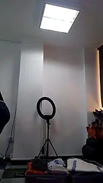 AnthonelaDuque online show from 11-09-25, 11:41