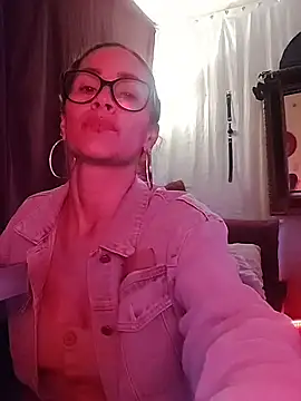 Snapshot of SelenaHouston chatting on 02-25-26, 04:00 SelenaHouston online show from 02-25-26, 04:00