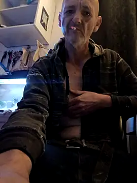 peterbi45 online show from 10-19-25, 04:13