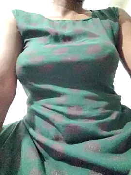 rituporna2004 online show from 04-19-26, 01:54