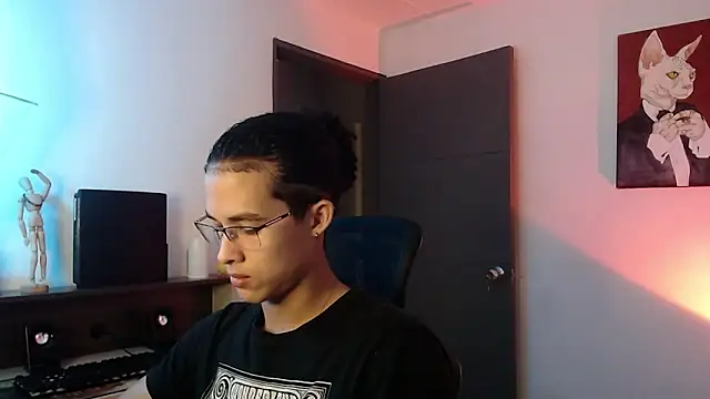 Snapshot of alejo_x3 chatting on 03-01-25, 03:43 alejo x3 online show from 03-01-25, 03:43