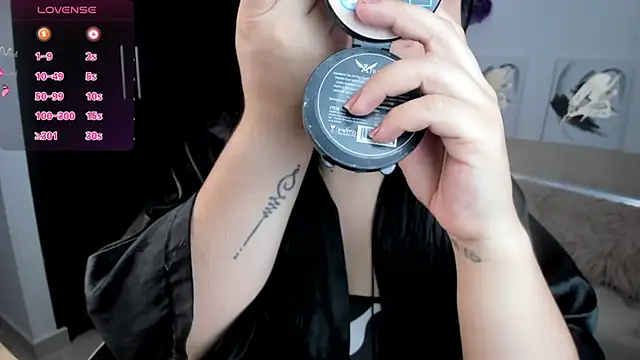 AilynRed online show from 10-04-25, 08:51