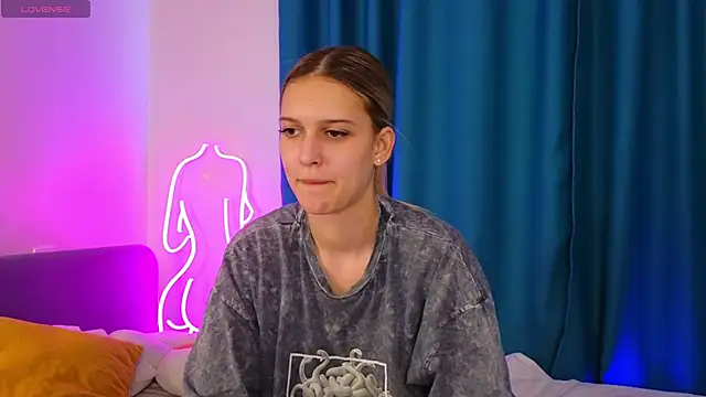 KimberliDean online show from 02-28-25, 09:04