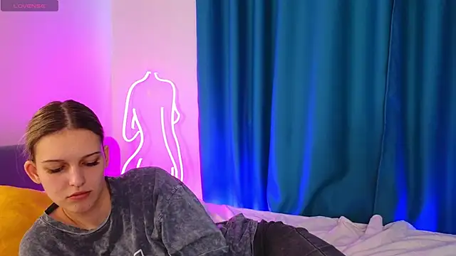 KimberliDean online show from 02-28-25, 12:09