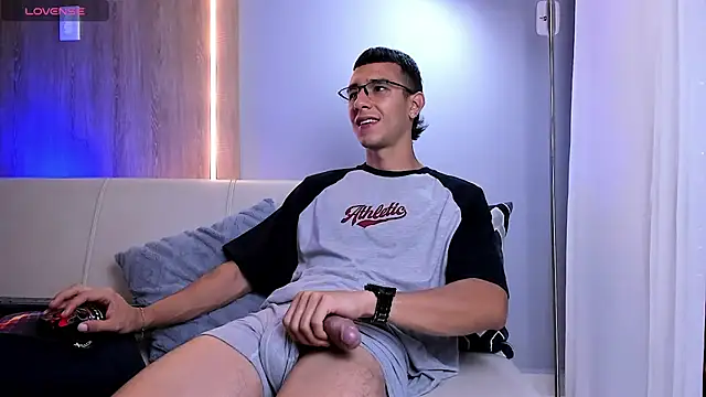 SymonPrince online show from 11-30-25, 01:09