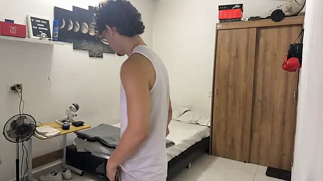 Snapshot of Kisan_Smith chatting on 11-15-25, 02:20 Kisan Smith online show from 11-15-25, 02:20