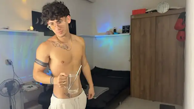 Kisan Smith online show from 02-19-26, 03:24