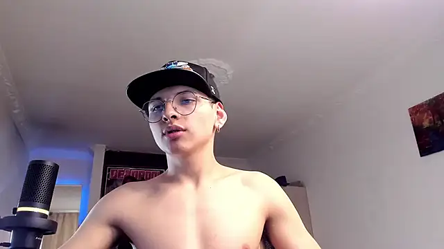 a lejandro 0 8 online show from 12-08-24, 10:14