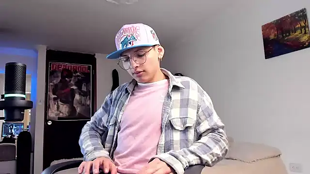 a lejandro 0 8 online show from 12-10-24, 08:38