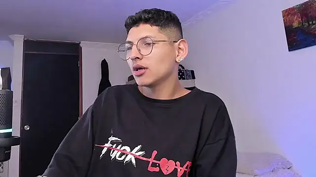 a lejandro 0 8 online show from 02-02-25, 04:48