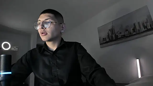 a lejandro 0 8 online show from 03-15-25, 12:47