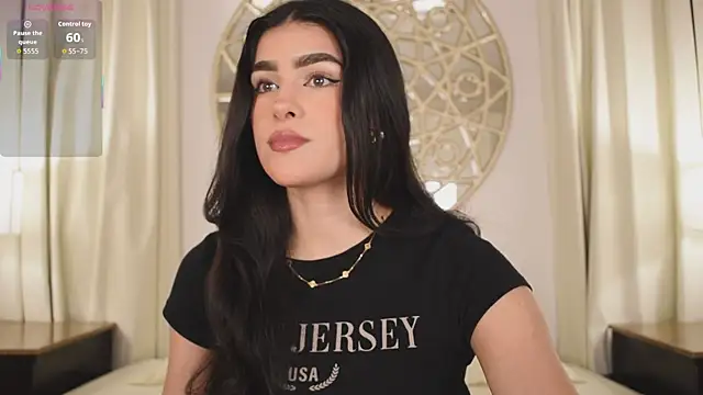 Snapshot of Antonellaparis_ chatting on 02-21-26, 02:23 Antonellaparis online show from 02-21-26, 02:23