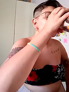 ConeNella online show from 01-04-25, 06:30