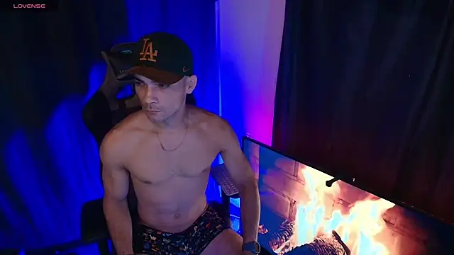 sexyboycolombi4 online show from 06-30-26, 10:44