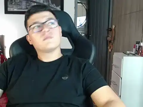 Plug Control online show from 02-21-25, 10:37