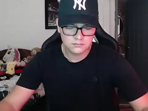 Plug Control online show from 03-18-25, 07:42