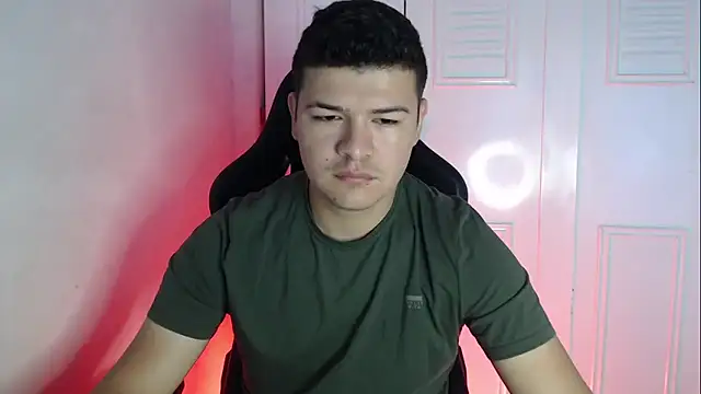 Plug Control online show from 09-10-25, 01:44