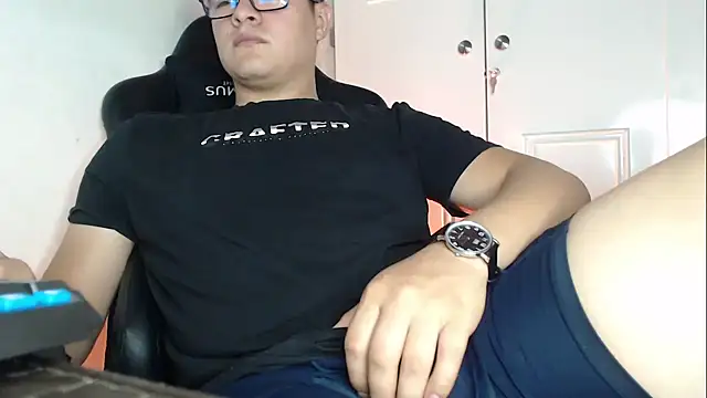 Plug Control online show from 09-18-25, 03:30