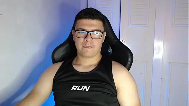 Plug Control online show from 09-24-25, 04:21